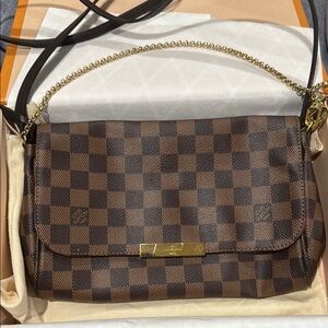 Louis Vuitton pochette